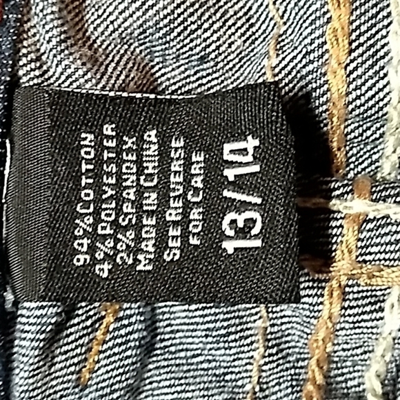 Ariya Jean shorts 13/14 - Picture 4 of 4